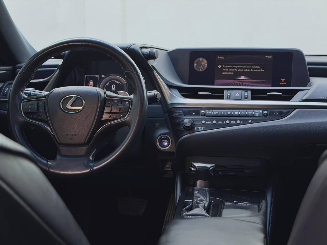 Lexus ES 300h  2020