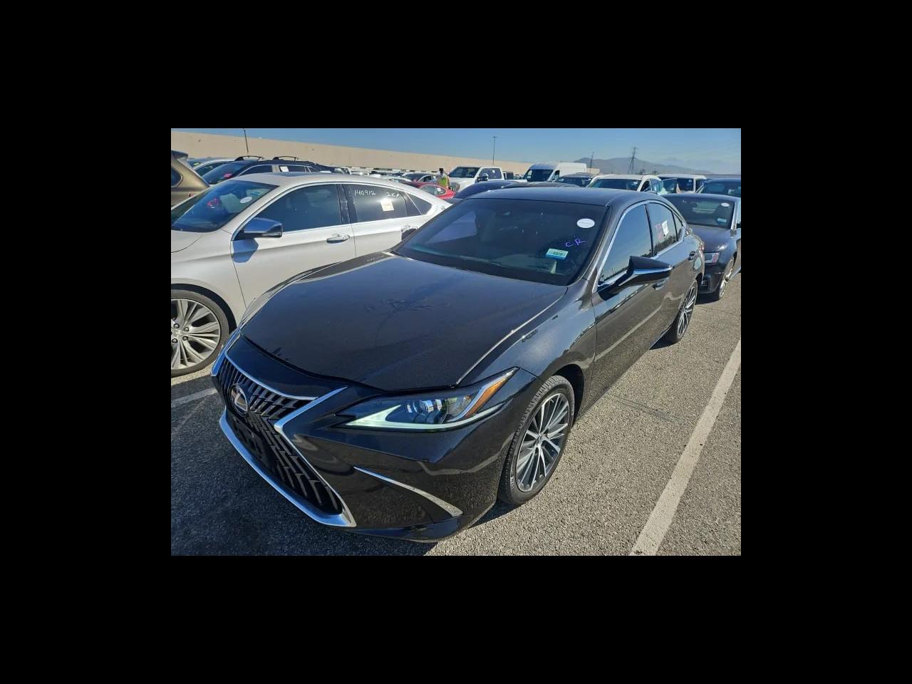 Lexus ES 300h  2022