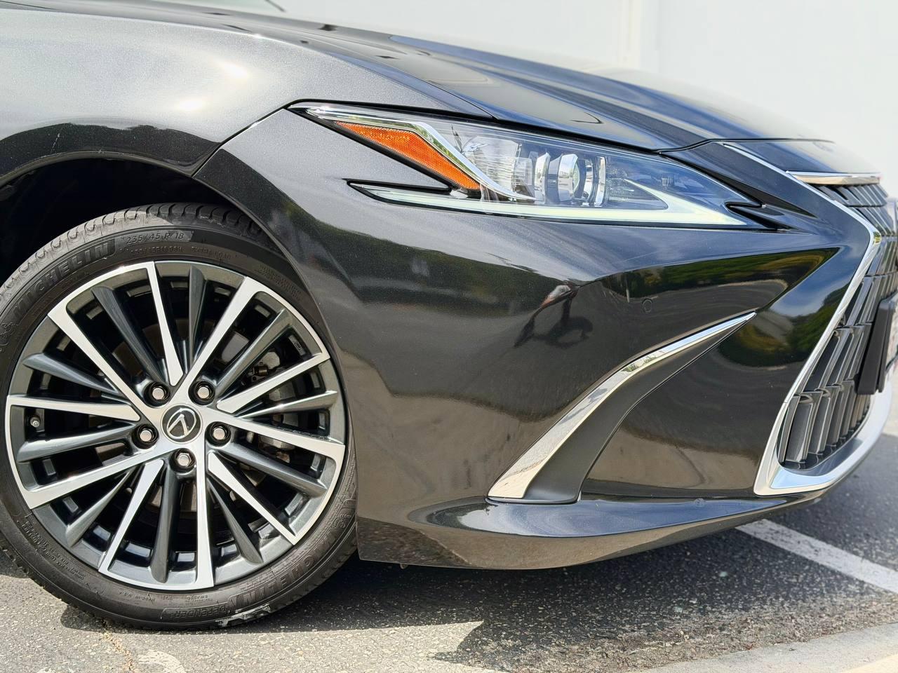 Lexus ES 300h  2022