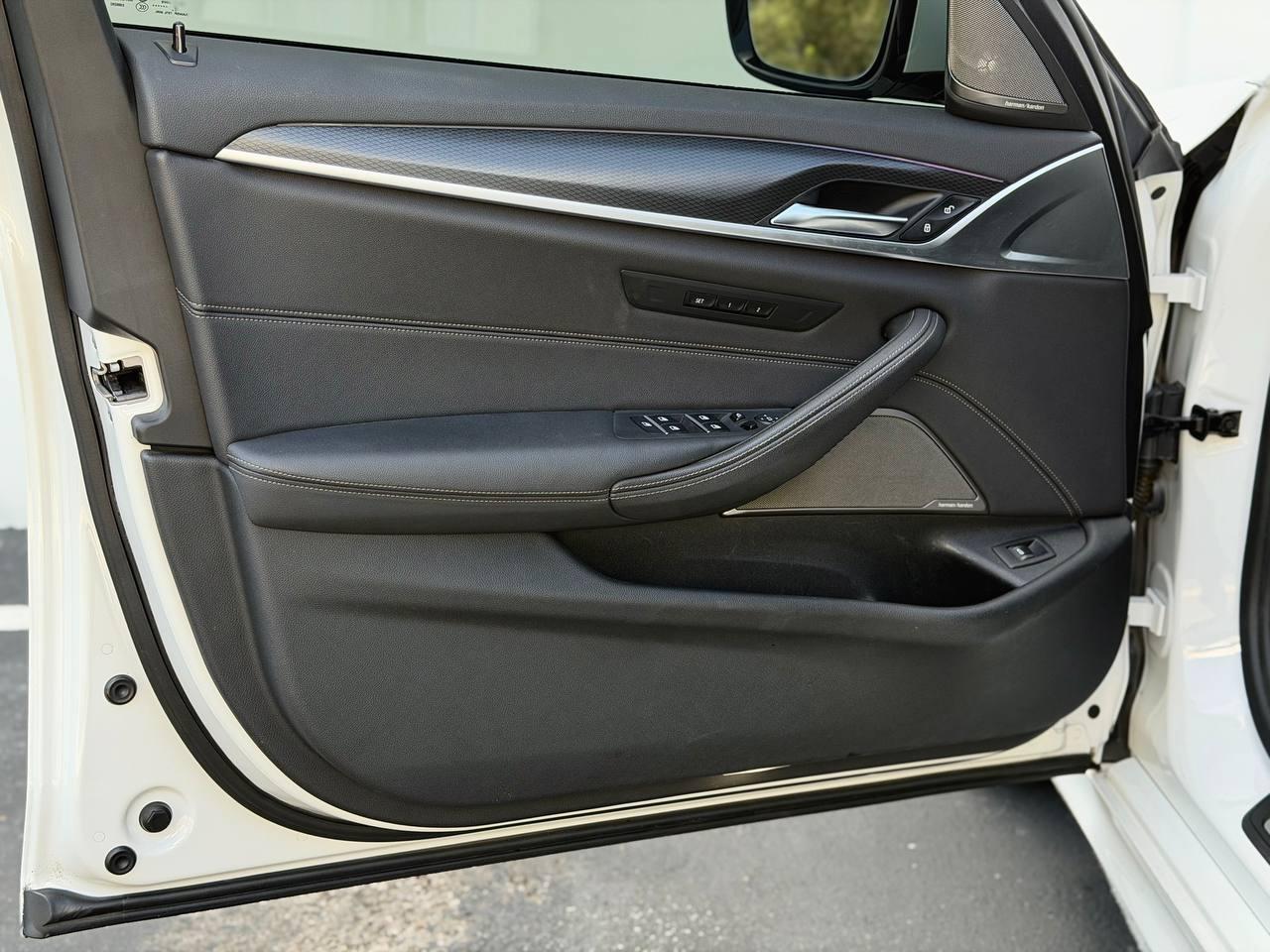 BMW 5-Series 540i 2021