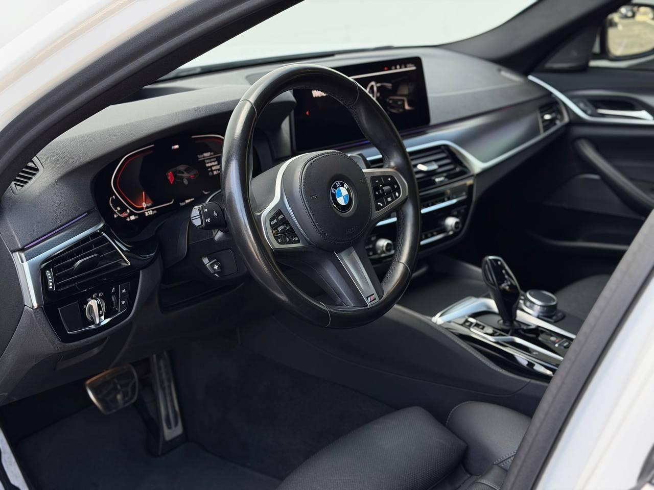 BMW 5-Series 540i 2021