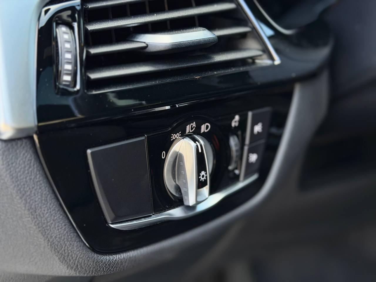 BMW 5-Series 540i 2021