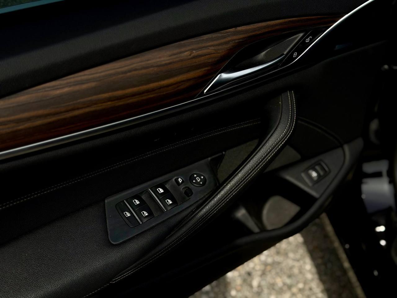 BMW 5-Series 530i 2022