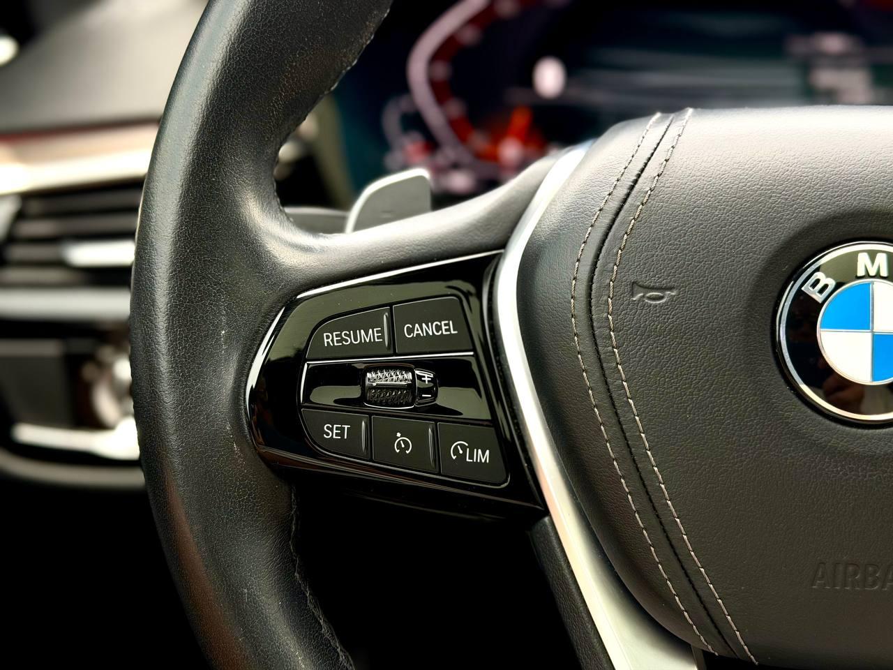 BMW 5-Series 530i 2022