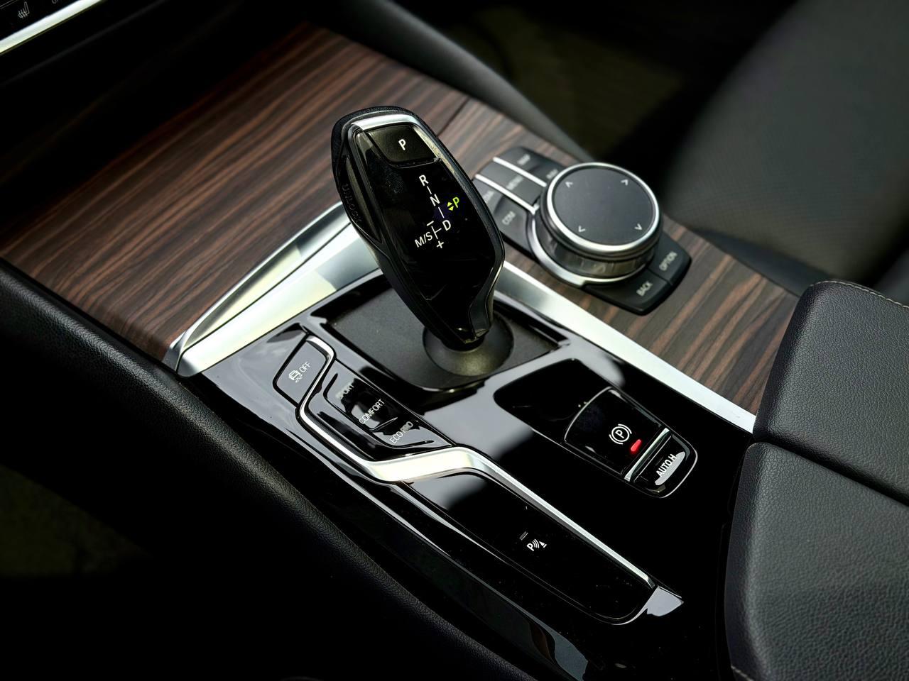 BMW 5-Series 530i 2022