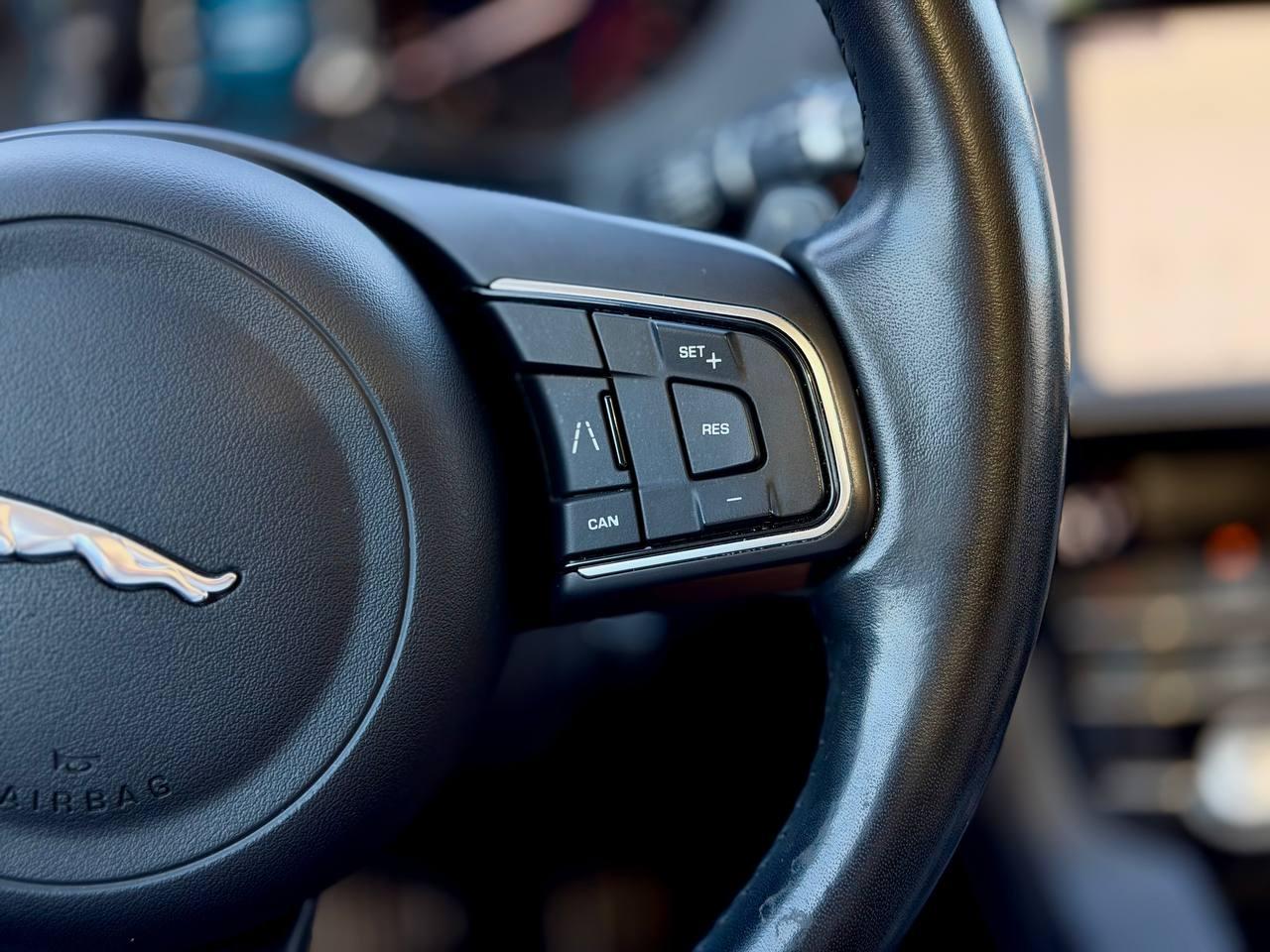 Jaguar F-Pace 25t Premium 2019