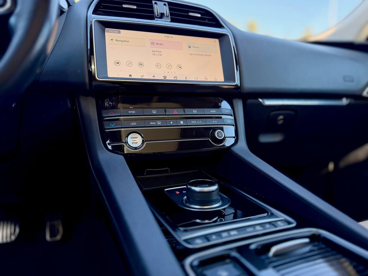 Jaguar F-Pace 25t Premium 2019