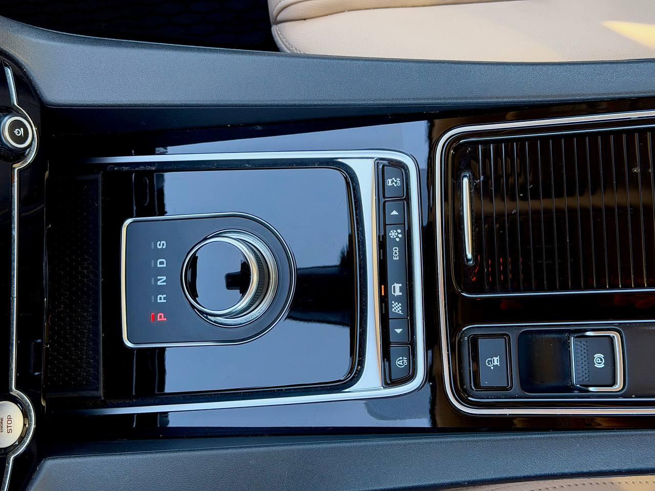 Jaguar F-Pace 25t Premium 2019