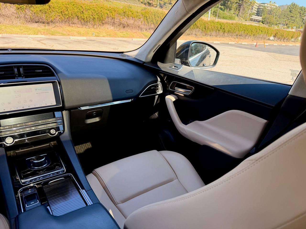 Jaguar F-Pace 25t Premium 2019