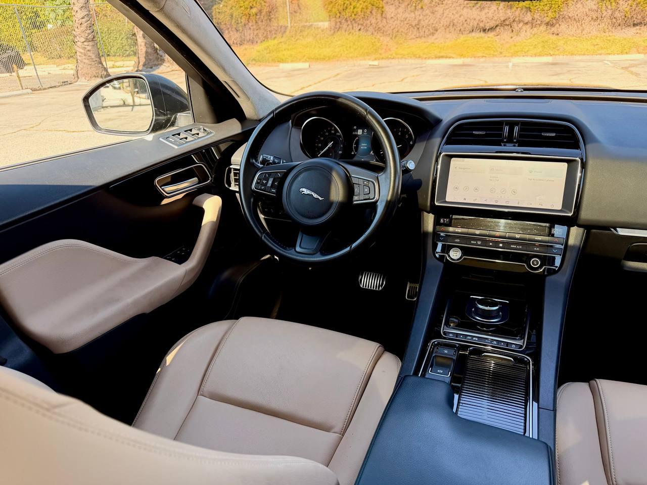 Jaguar F-Pace 25t Premium 2019