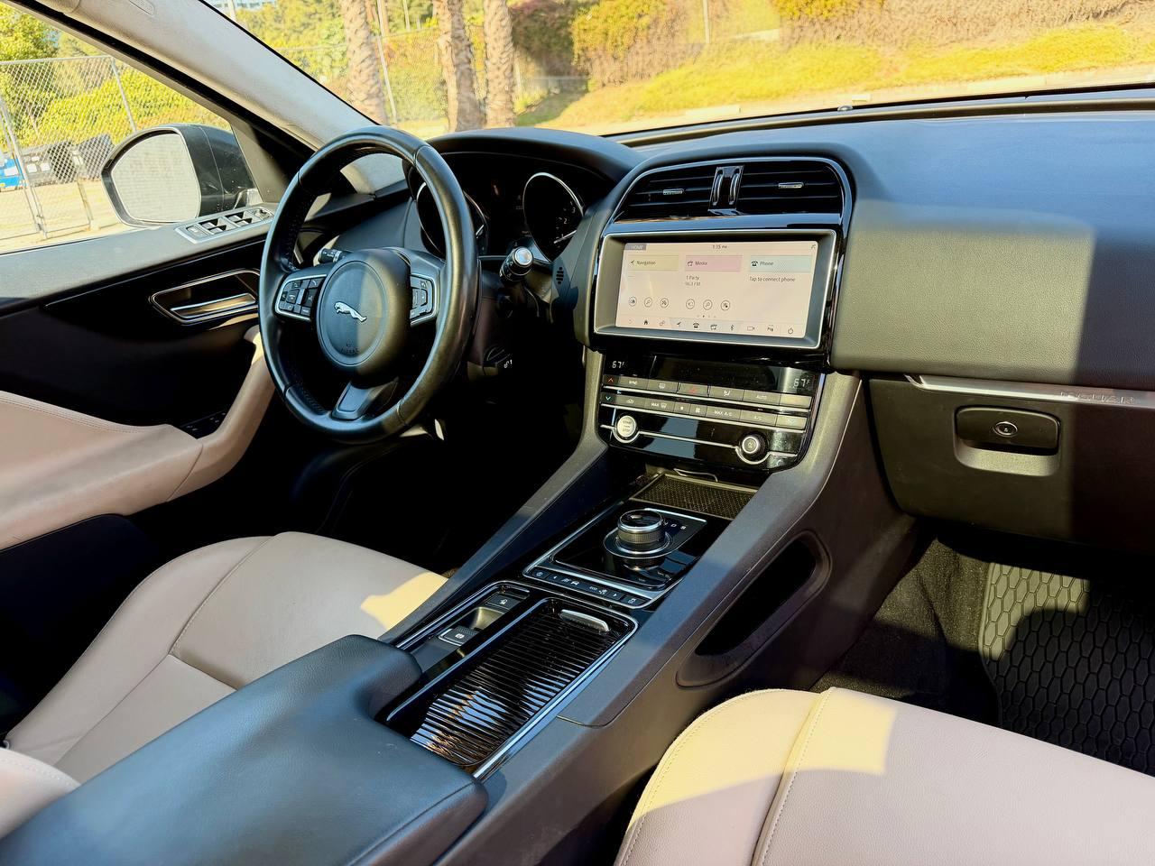 Jaguar F-Pace 25t Premium 2019