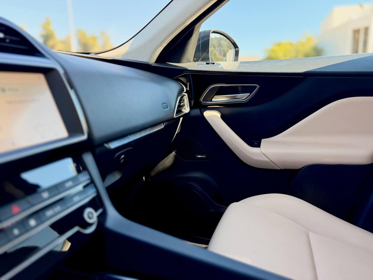 Jaguar F-Pace 25t Premium 2019