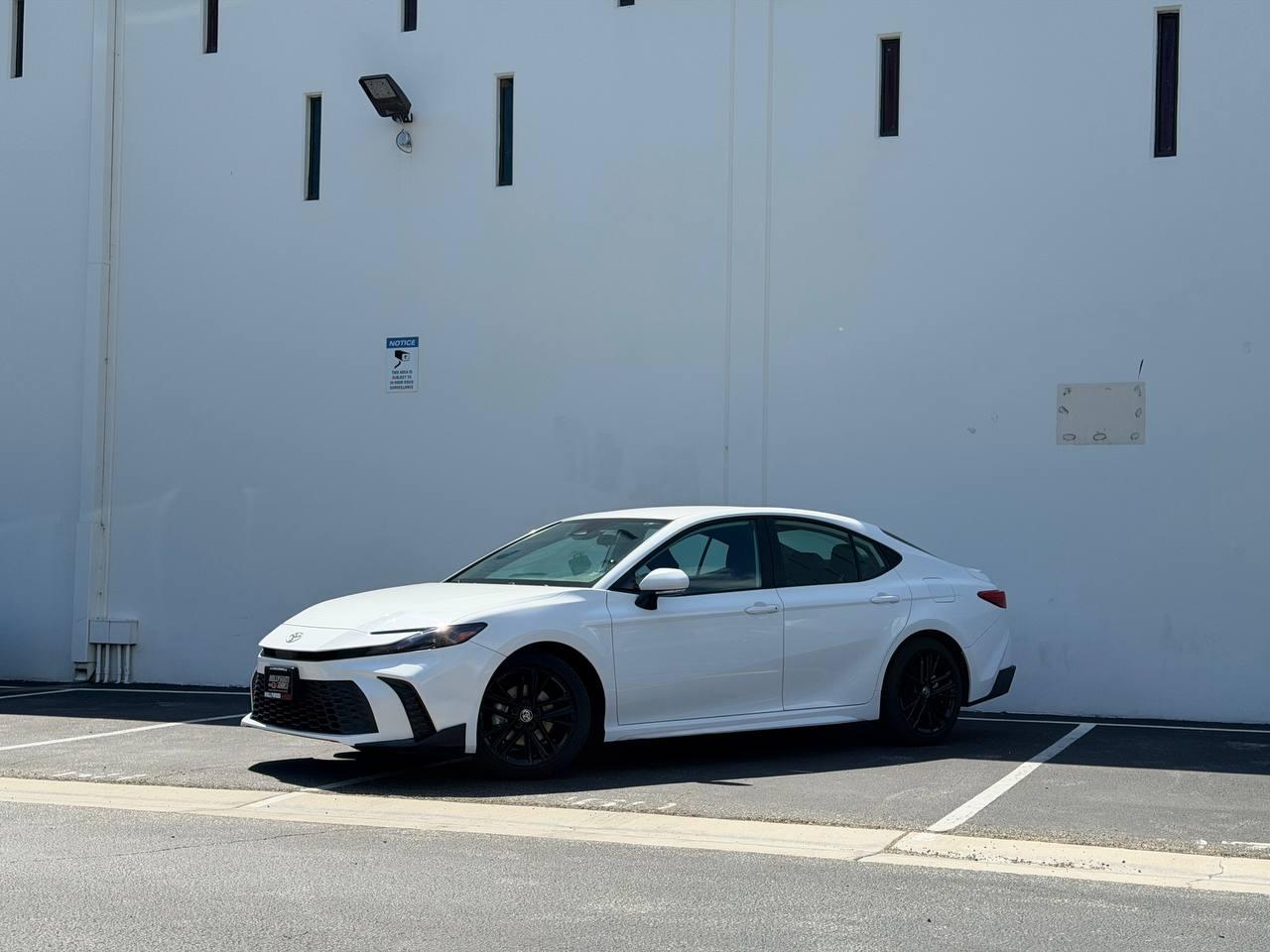 Toyota Camry Hybrid SE 2025