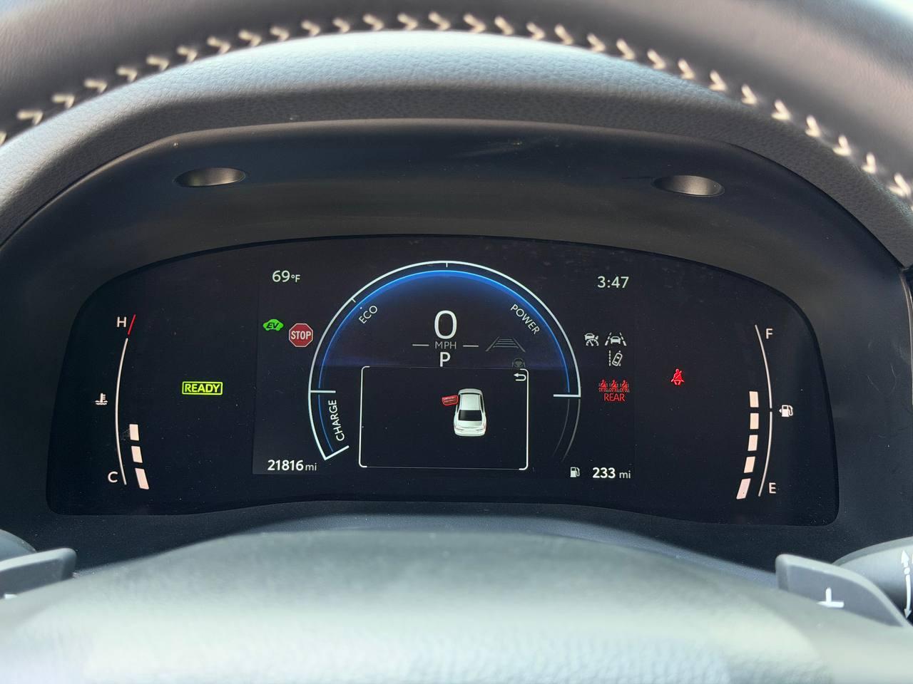 Toyota Camry Hybrid SE 2025