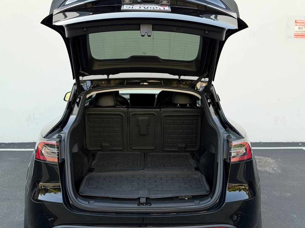 Tesla Model Y Long Range AWD 2023