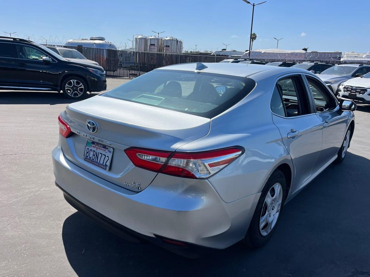 Toyota Camry Hybrid LE 2018