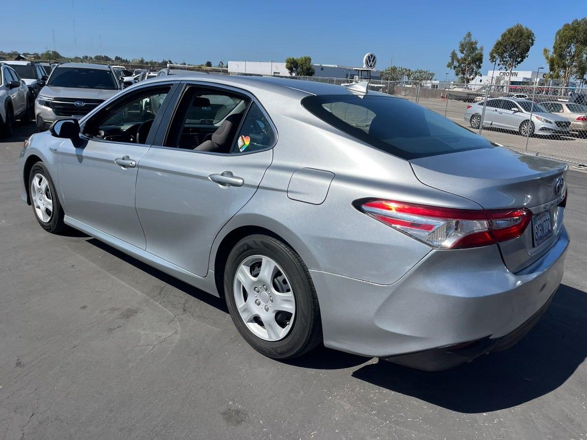 Toyota Camry Hybrid LE 2018
