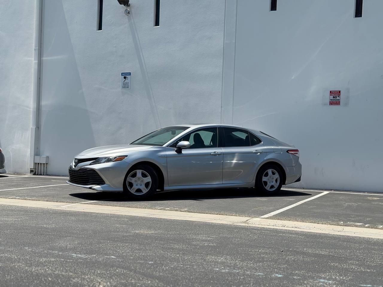 Toyota Camry Hybrid LE 2018