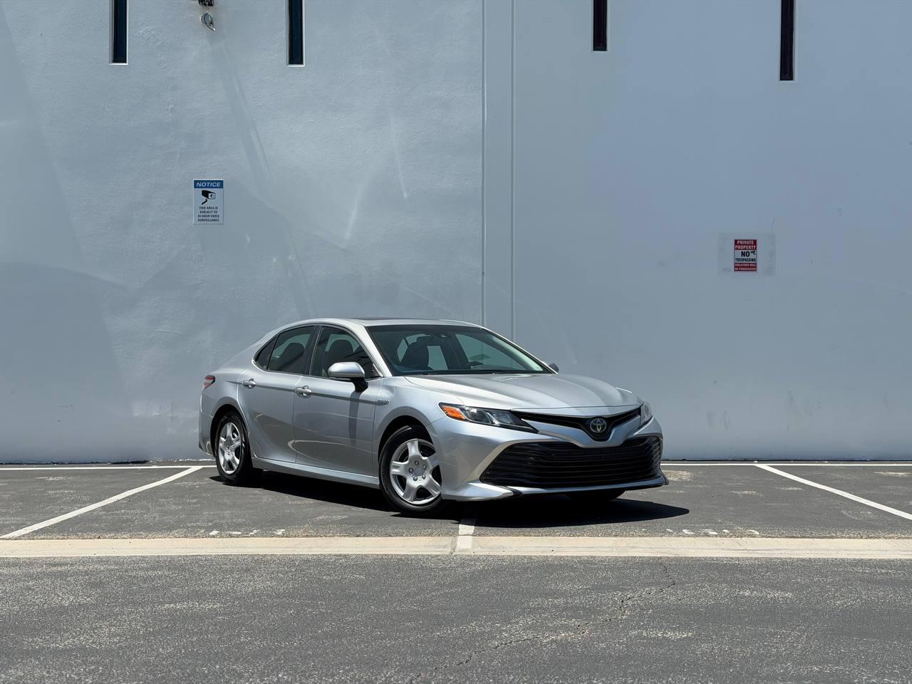 Toyota Camry Hybrid LE 2018