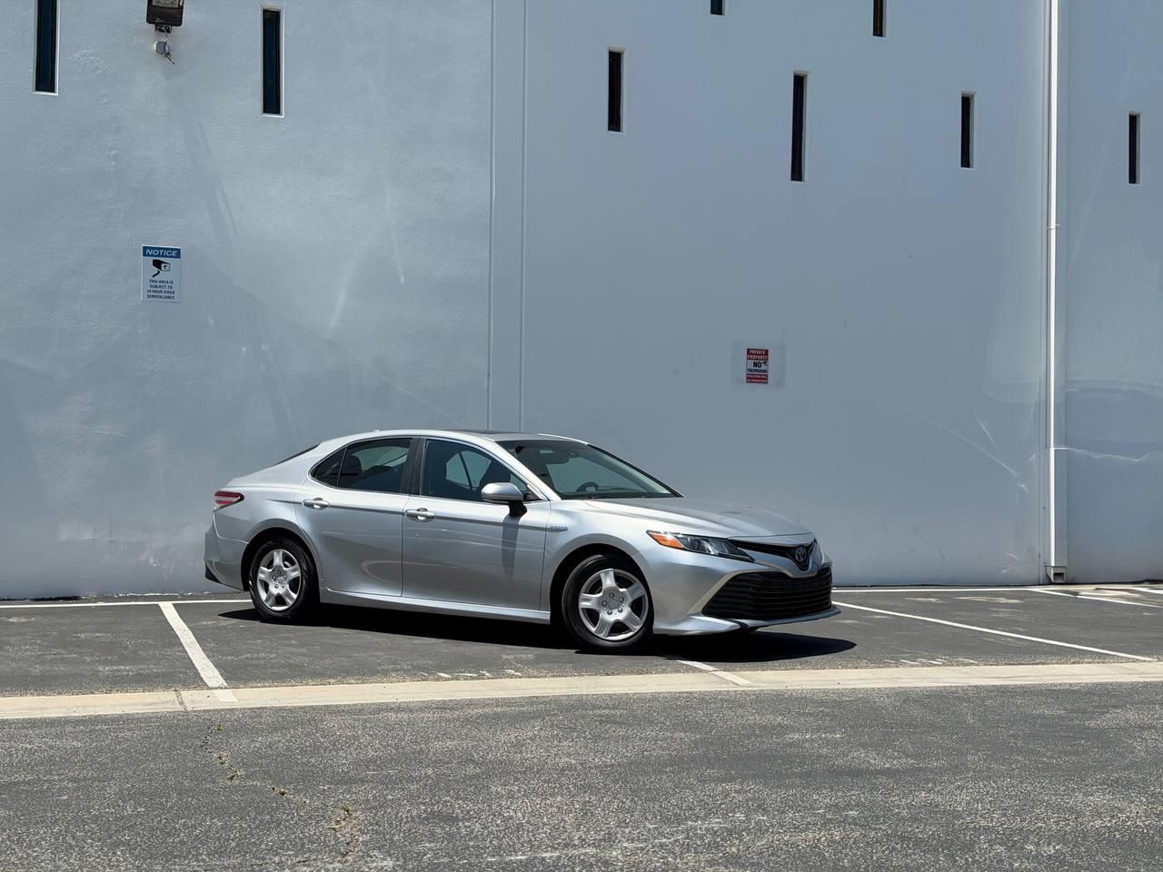 Toyota Camry Hybrid LE 2018