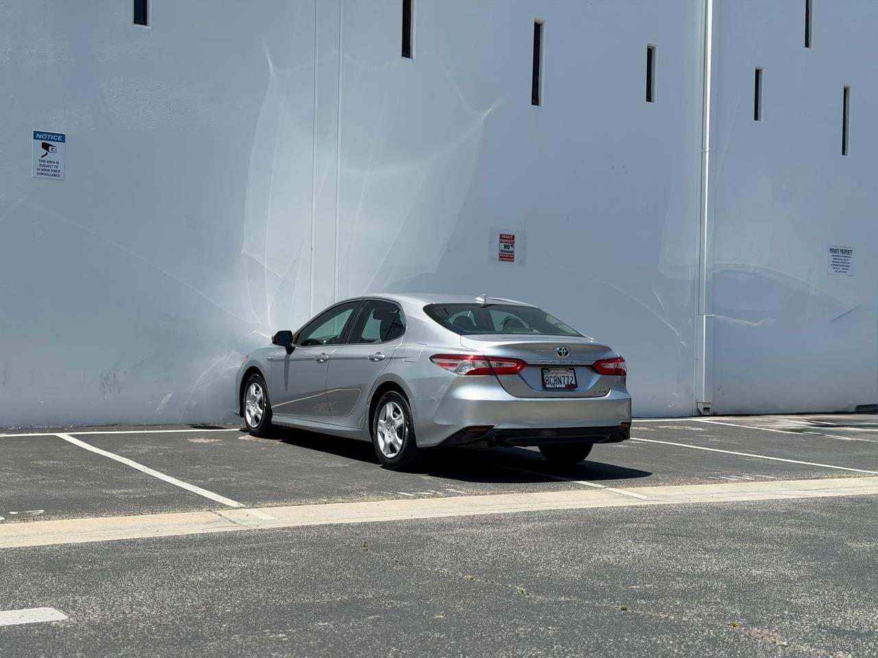 Toyota Camry Hybrid LE 2018