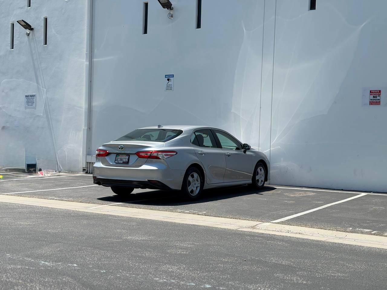 Toyota Camry Hybrid LE 2018