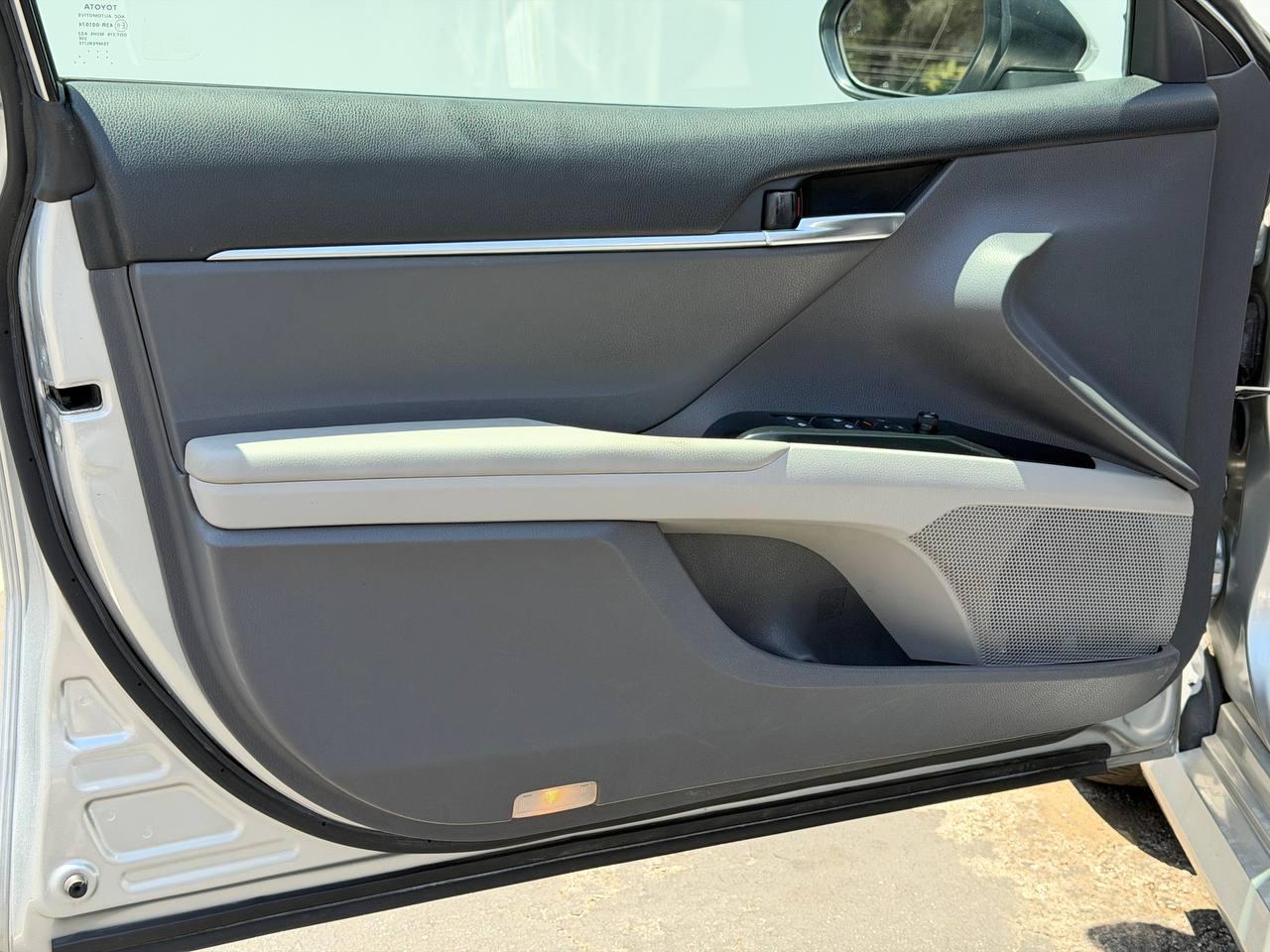 Toyota Camry Hybrid LE 2018