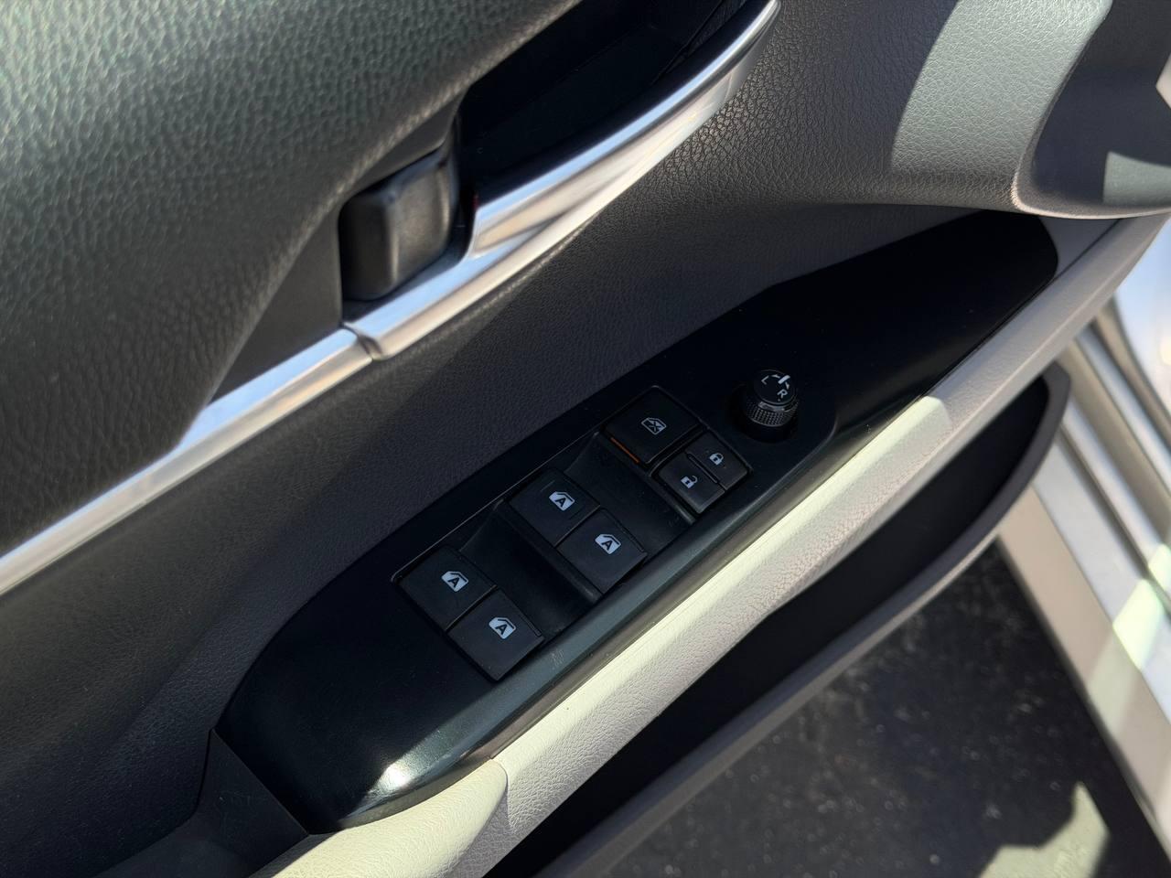 Toyota Camry Hybrid LE 2018