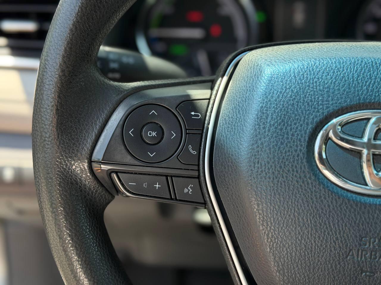 Toyota Camry Hybrid LE 2018