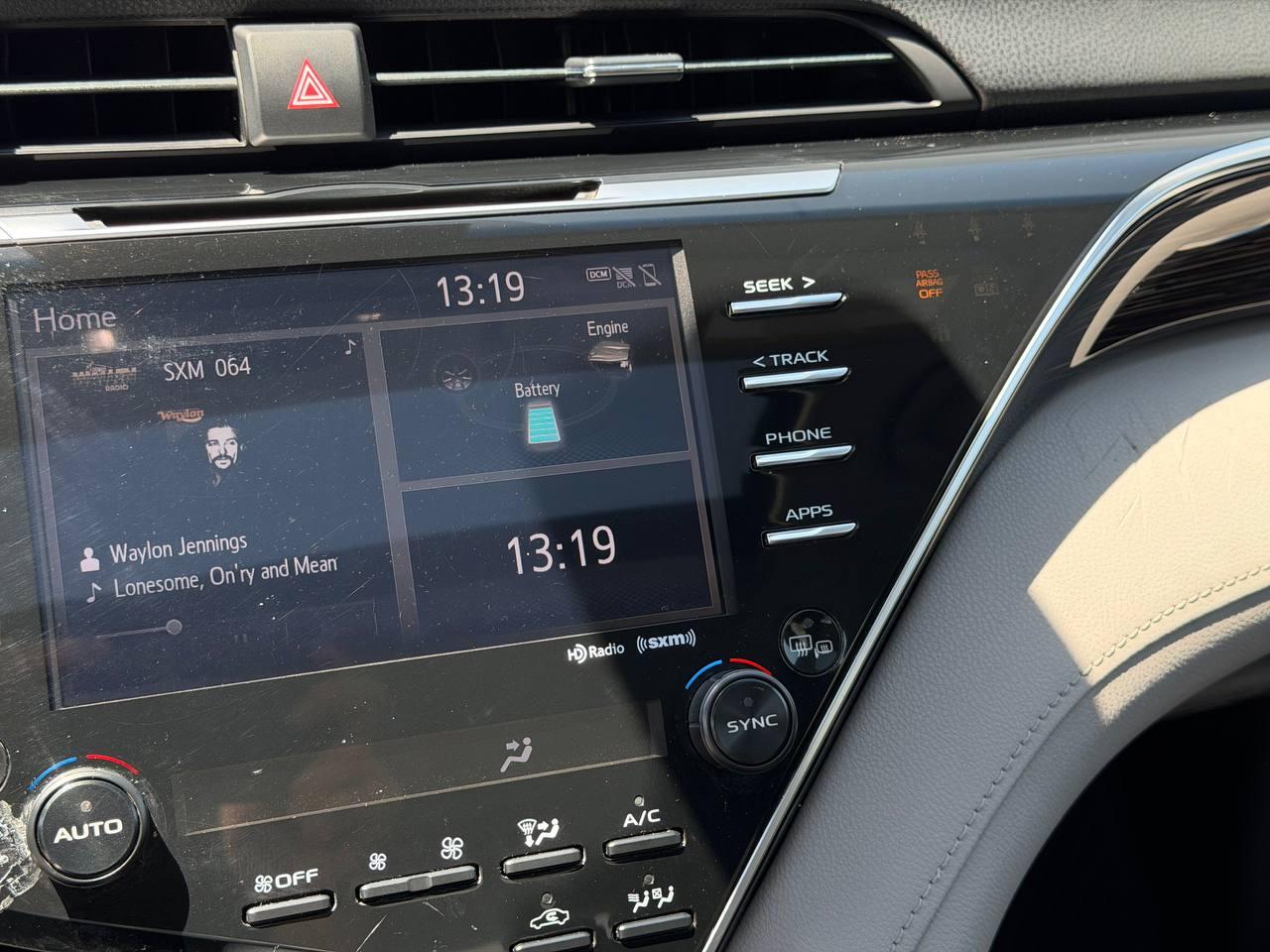 Toyota Camry Hybrid LE 2018