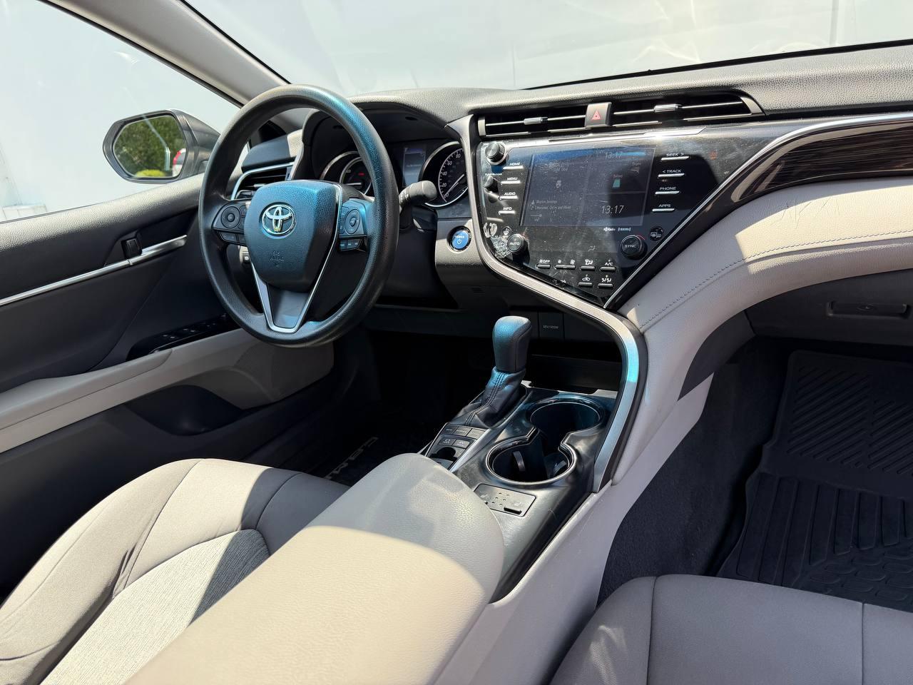 Toyota Camry Hybrid LE 2018