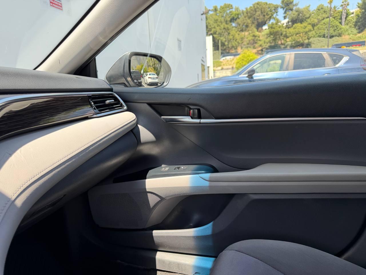 Toyota Camry Hybrid LE 2018