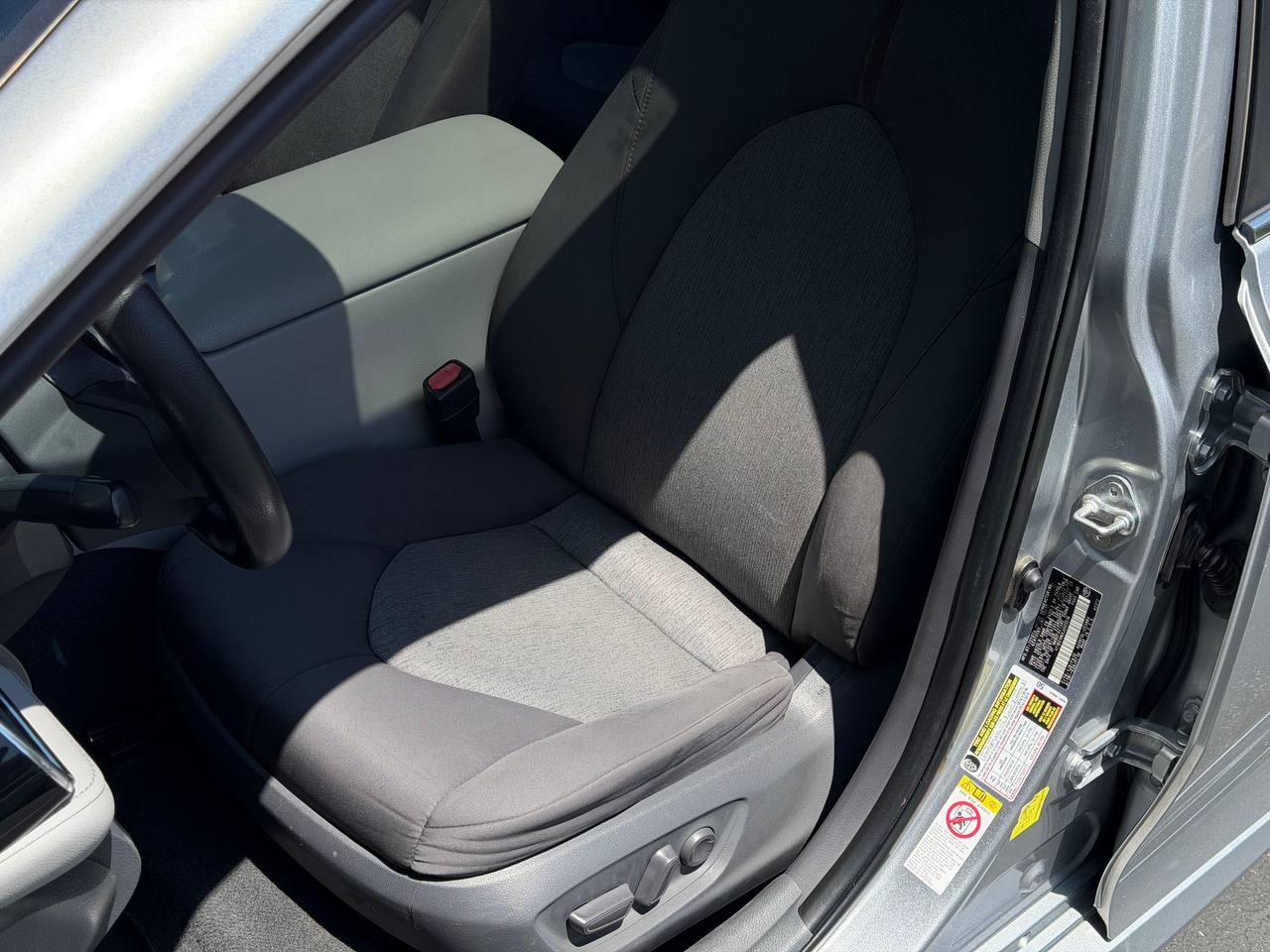 Toyota Camry Hybrid LE 2018