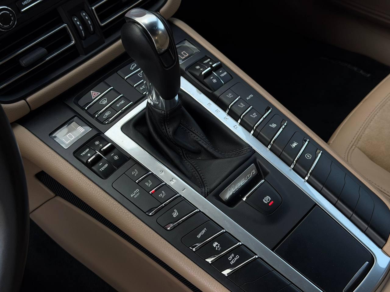 Porsche Macan Base 2020