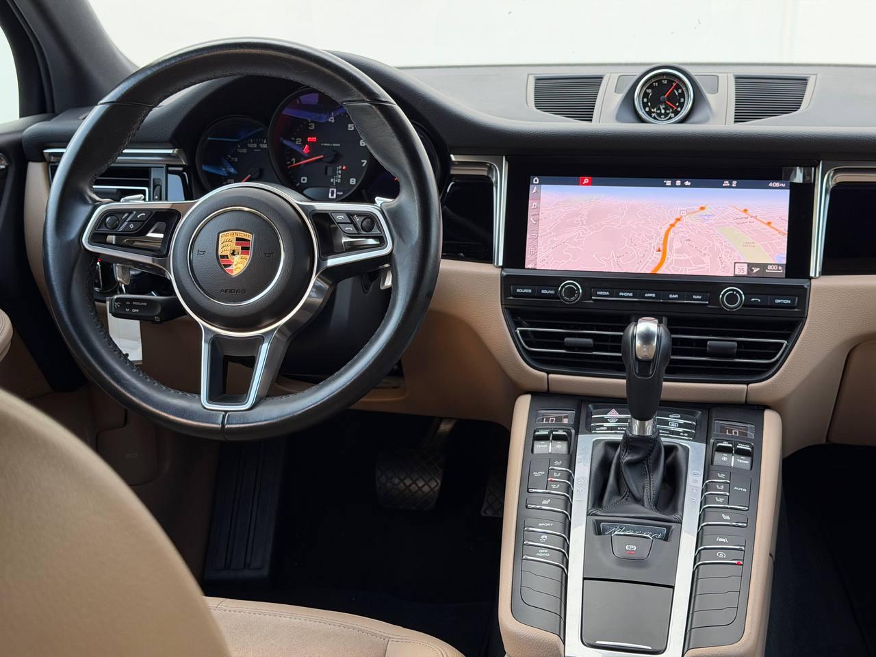 Porsche Macan Base 2020