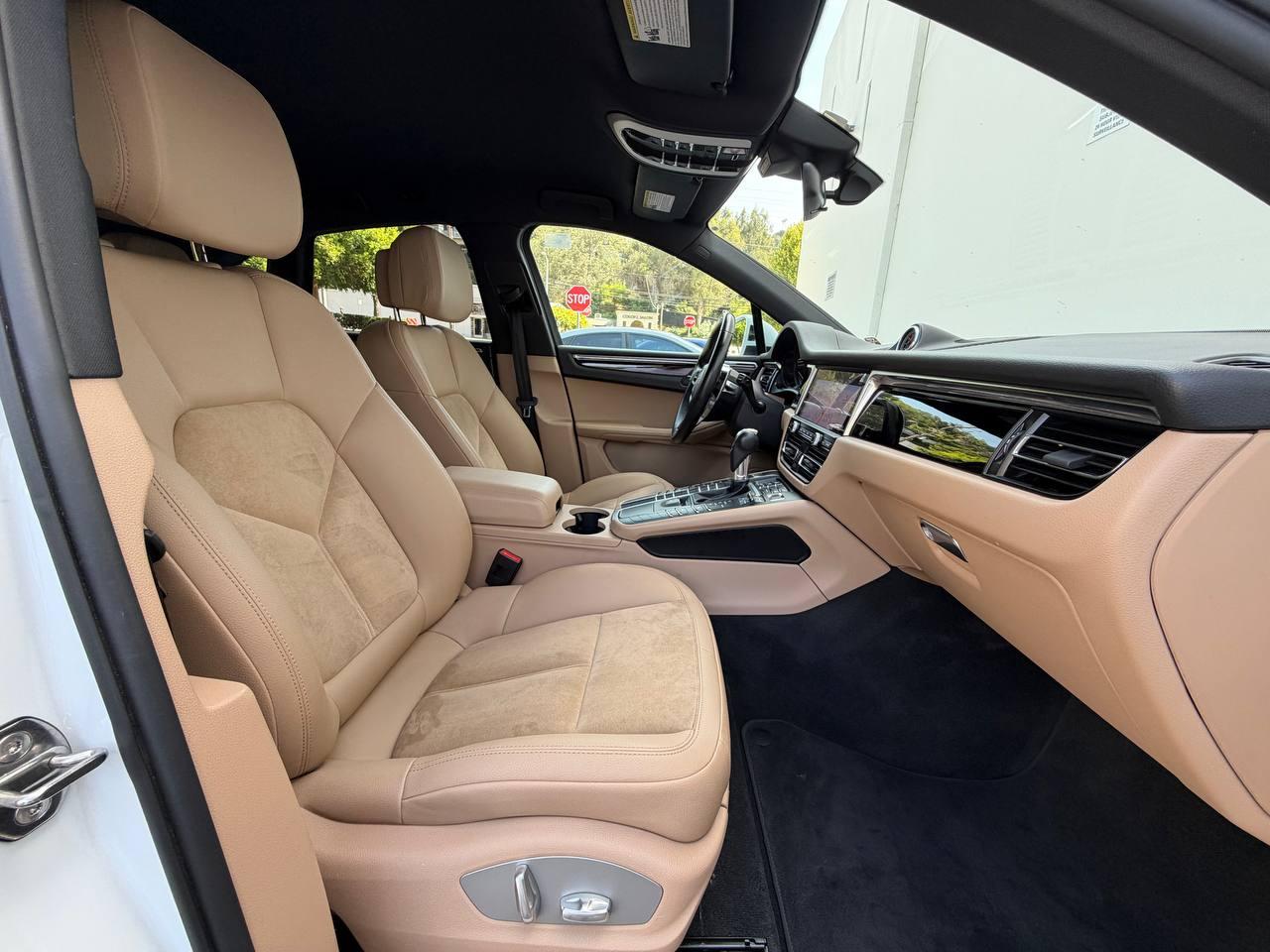 Porsche Macan Base 2020