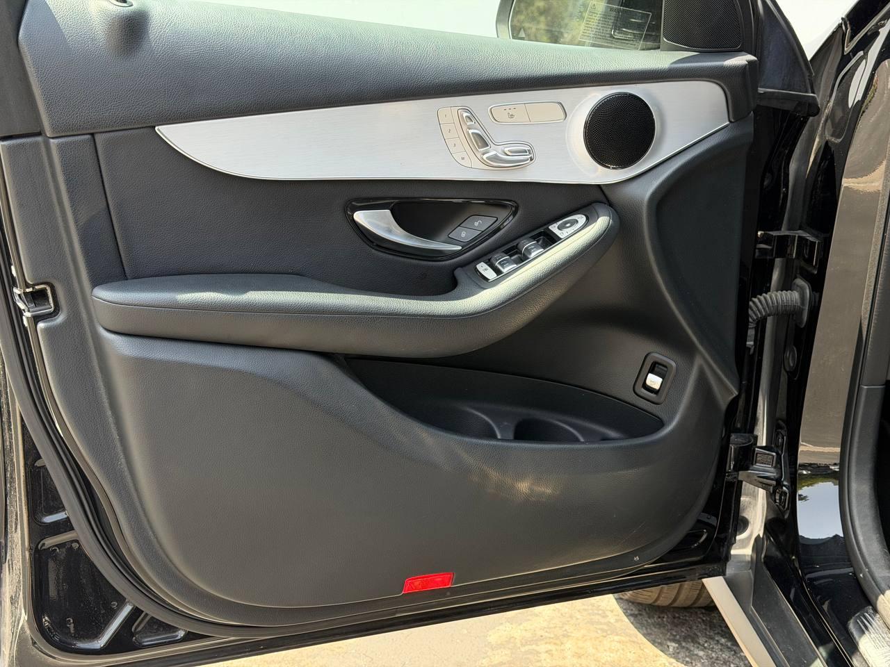 Mercedes-Benz GLC-Class GLC300 2020
