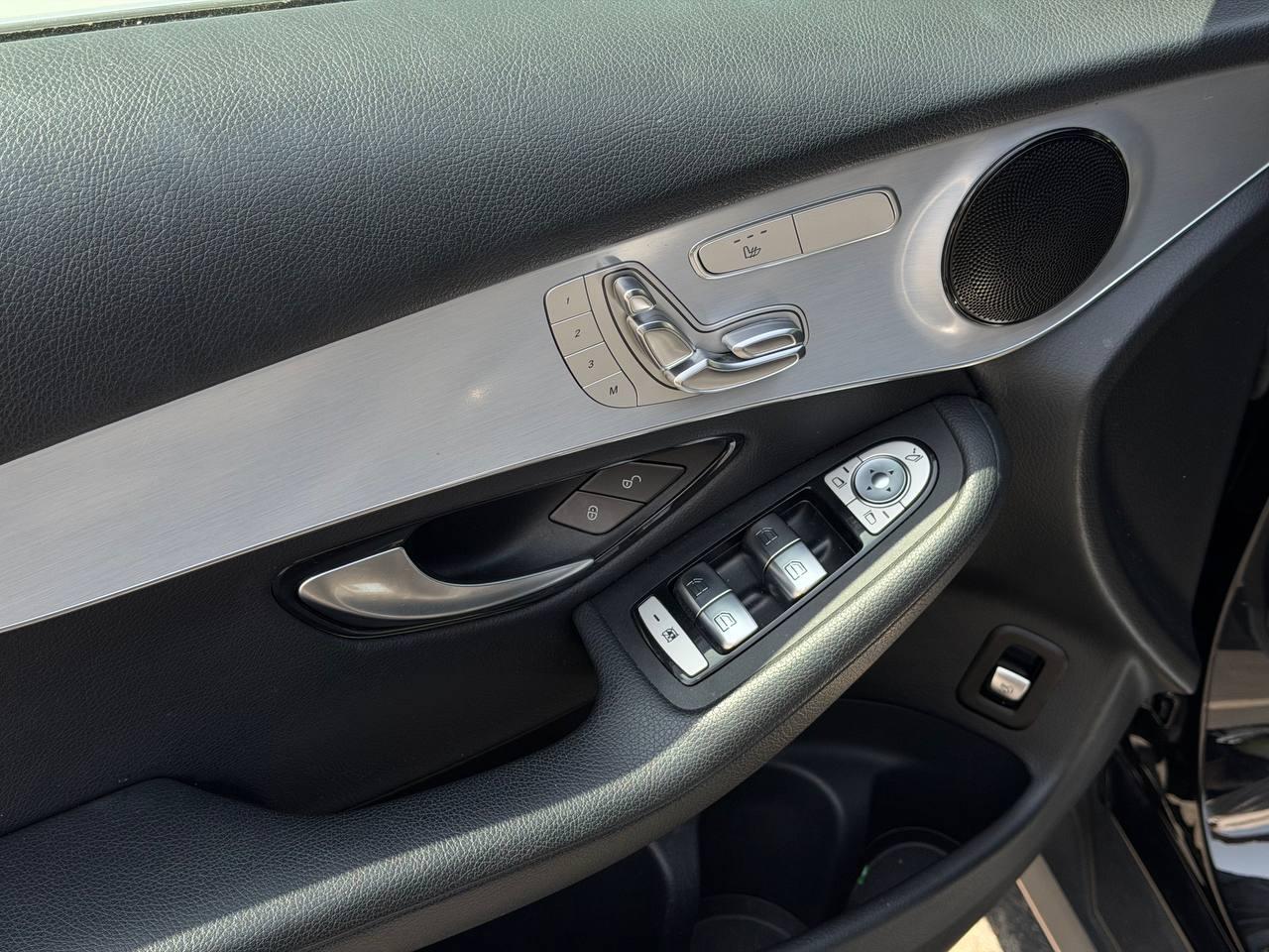 Mercedes-Benz GLC-Class GLC300 2020