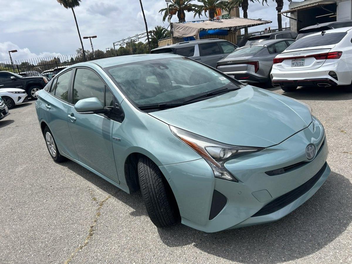 Toyota Prius Two 2017
