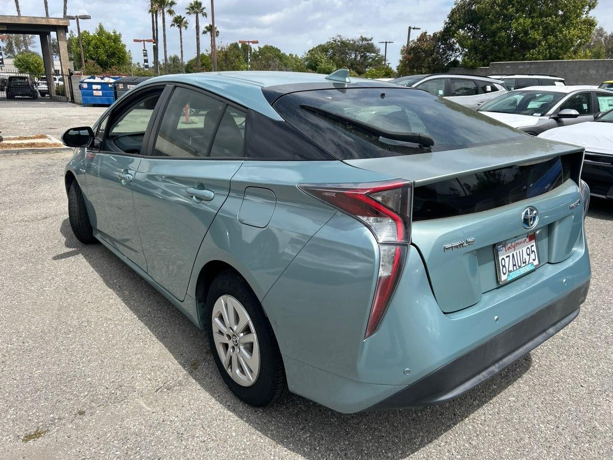 Toyota Prius Two 2017