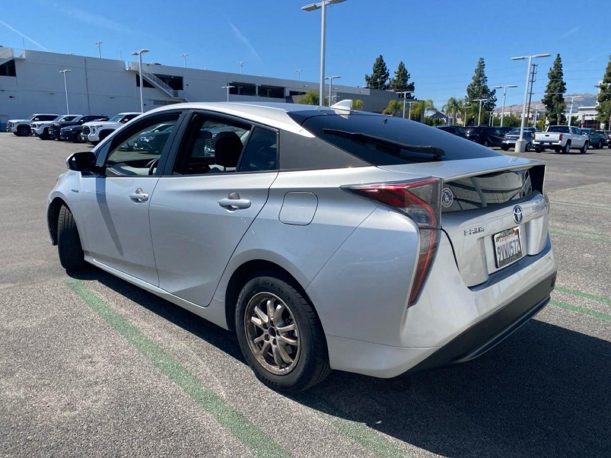 Toyota Prius Two Eco 2016