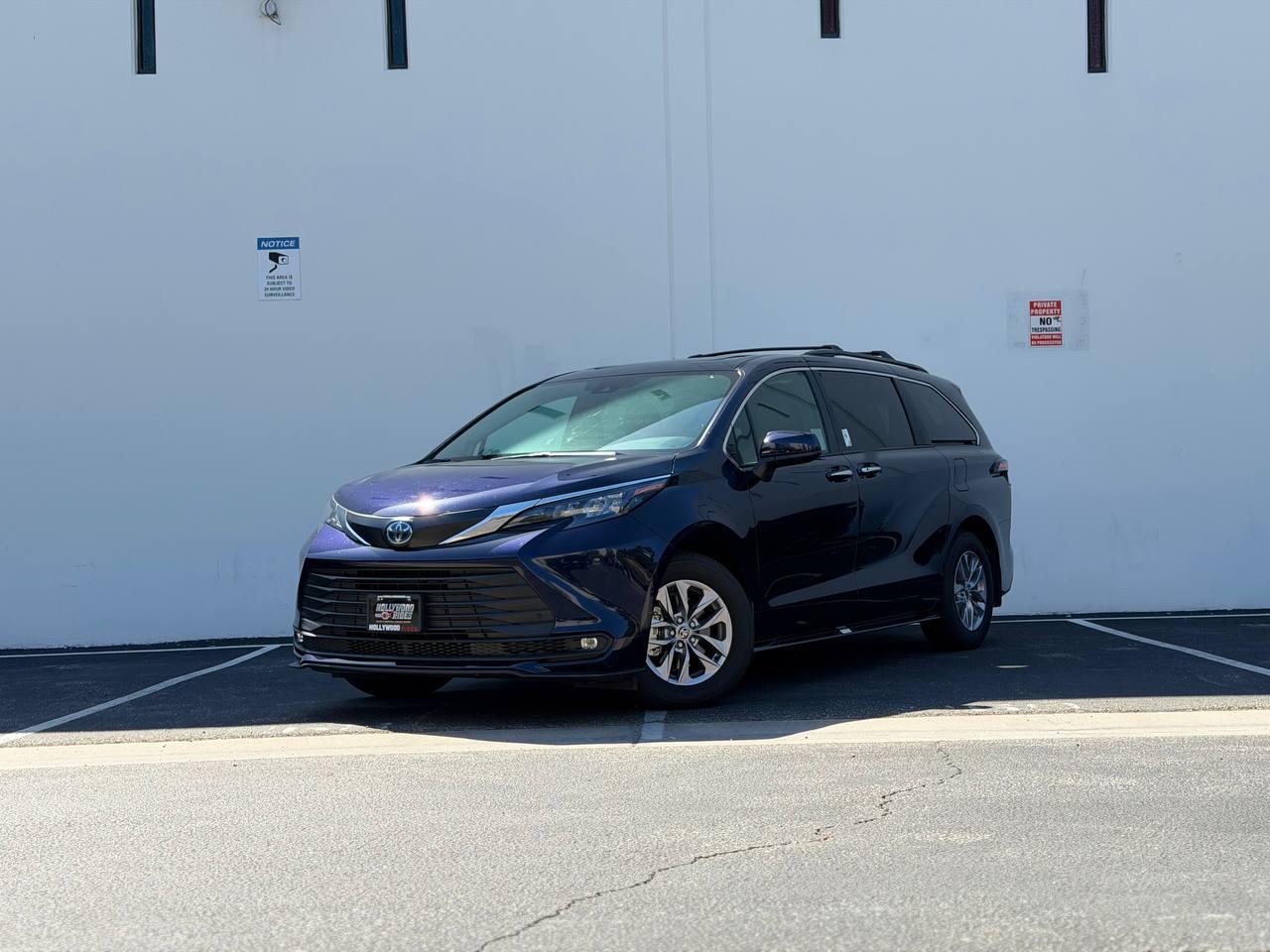 Toyota Sienna XLE 7-Passenger 2025