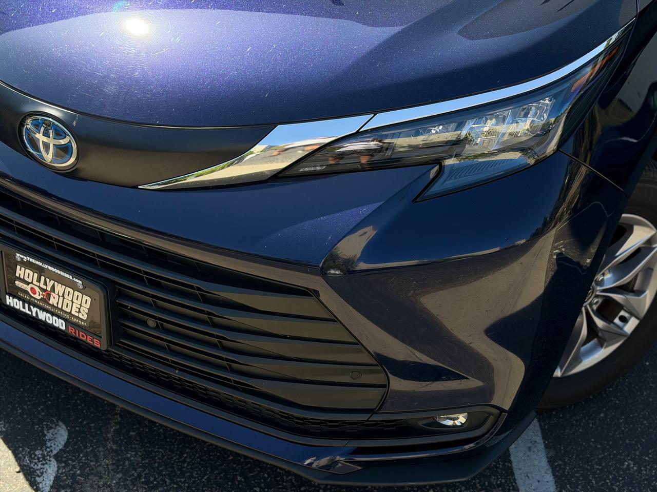 Toyota Sienna XLE 7-Passenger 2025