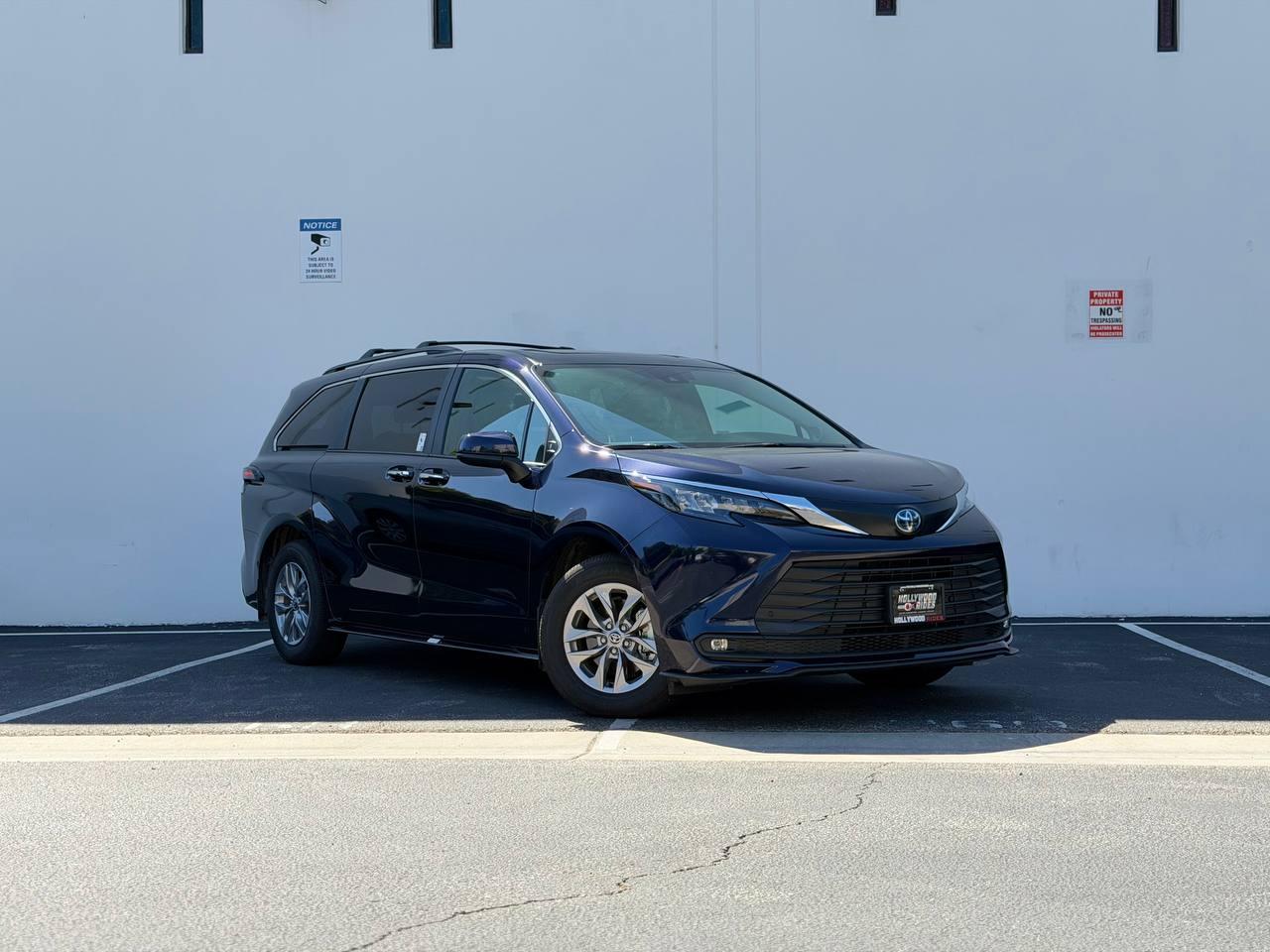 Toyota Sienna XLE 7-Passenger 2025