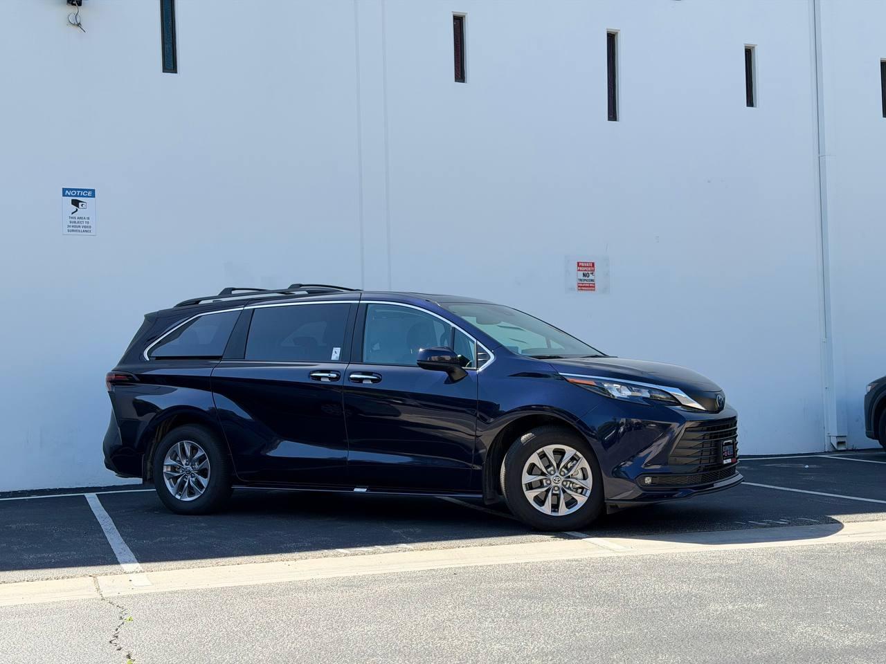 Toyota Sienna XLE 7-Passenger 2025