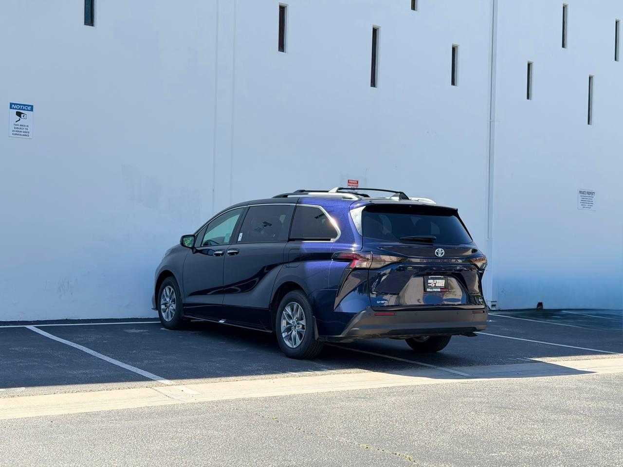 Toyota Sienna XLE 7-Passenger 2025