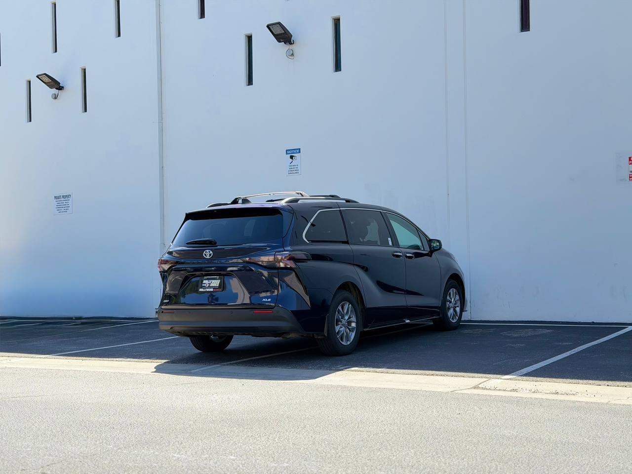 Toyota Sienna XLE 7-Passenger 2025