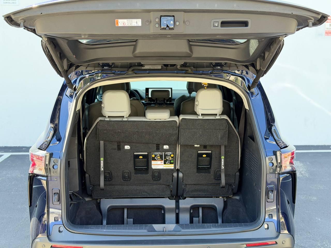 Toyota Sienna XLE 7-Passenger 2025