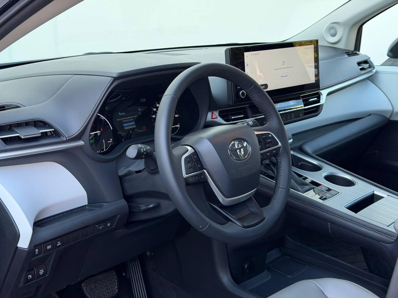 Toyota Sienna XLE 7-Passenger 2025