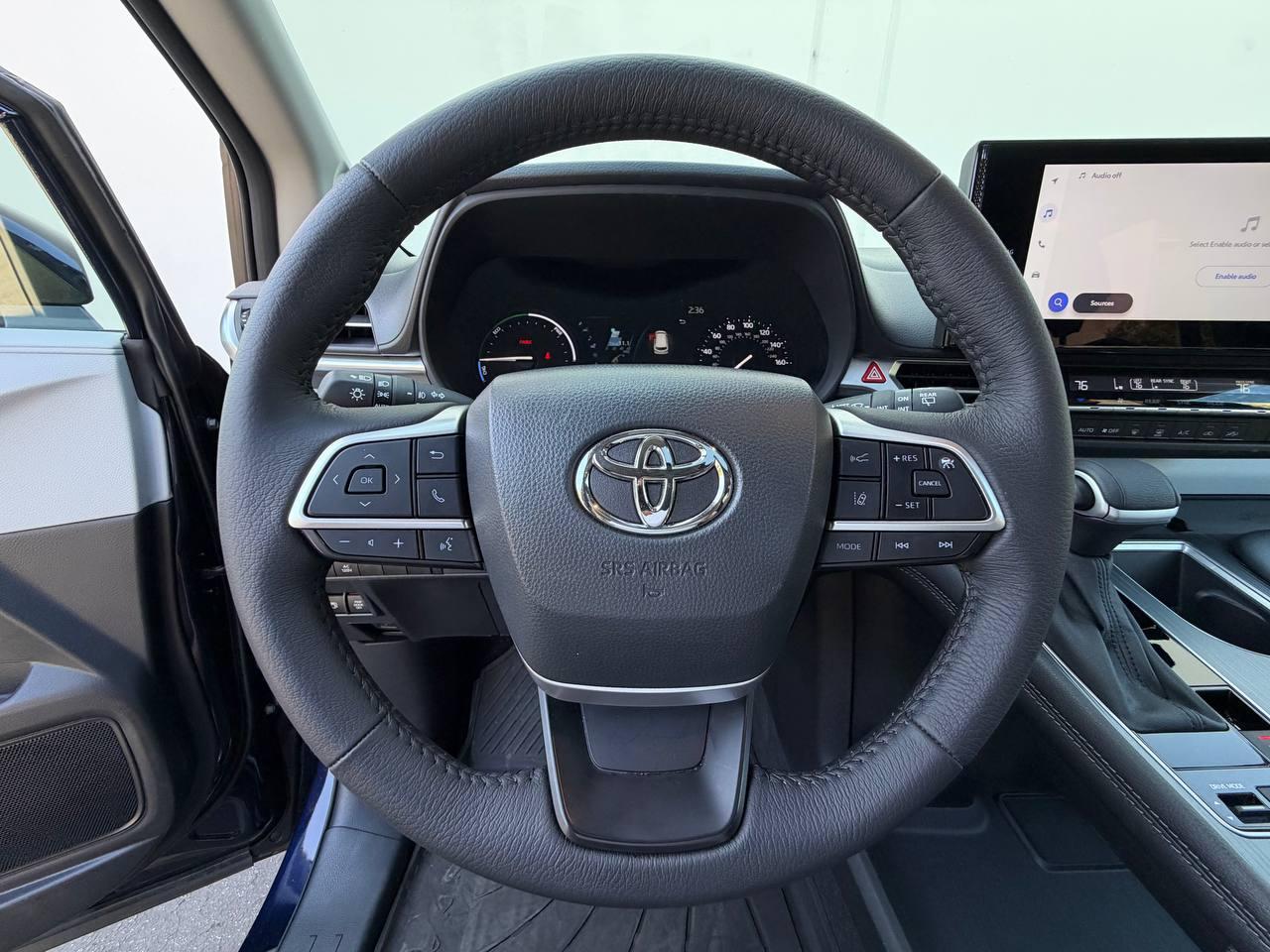 Toyota Sienna XLE 7-Passenger 2025